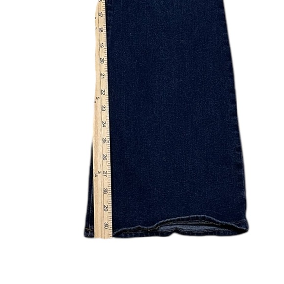 True Religion High Rise Flare Size 29 - Picture 5 of 6